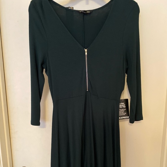 Express dress - Picture 2 of 6